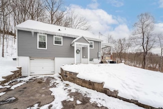 146 Bunker Hill Rd, Lake Lynn, PA 15451
