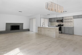 2922 W Hartford Dr, Phoenix, AZ 85053