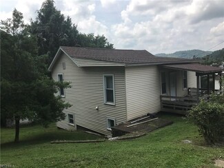 15 Ross St, Bridgeport, OH 43912