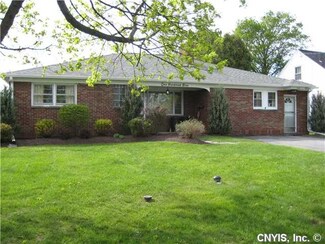 109 Kenwick Dr, Syracuse, NY 13208