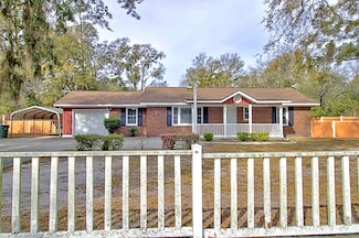 607 S Main St, Hinesville, GA 31313