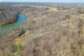 19 Lake Hayes Estates Rd, Trenton, TN 38382