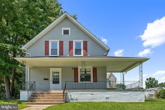 901 Bartram Ave, Darby, PA 19023