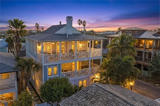 114 88th Ave, Treasure Island, FL 33706