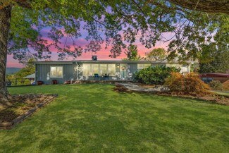 910 Ridgecrest Dr, Roanoke, VA 24019