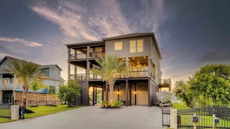 1015 Todville Rd, Seabrook, TX 77586