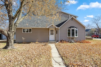 700 8th Ave NE, Independence, IA 50644