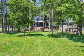 11 White Ln, Oak Island, NC 28465