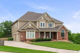 2704 SW Gray Ln, Lees Summit, MO 64081
