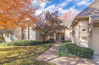 76 Le Mans Ct, Prairie Village, KS 66208