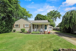 525 Brandon Ave, Struthers, OH 44471