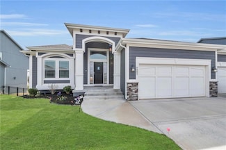 4807 NE 104th St, Kansas City, MO 64156