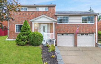310 Frazier Dr, Pittsburgh, PA 15235