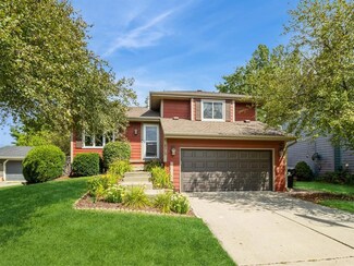 475 Bel Aire Dr, Waukee, IA 50263