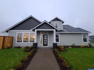 1102 Chestnut St, Independence, OR 97351