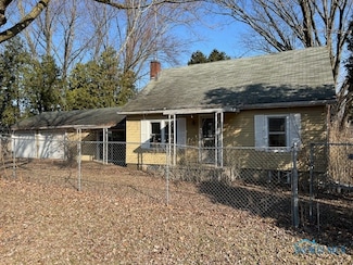636 3rd St, Liberty Center, OH 43532