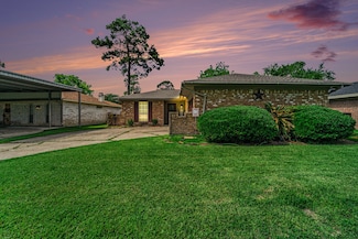 3608 Canterbury Dr, Baytown, TX 77521