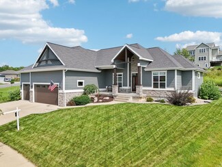 1115 N Division St, Waunakee, WI 53597