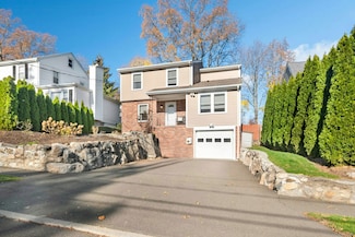 85 Hirsch Rd, Stamford, CT 06905