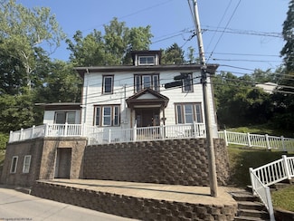 834 College Ave, Morgantown, WV 26505