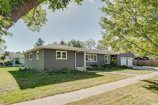 1415 16th Ave S, Moorhead, MN 56560