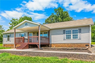 173 Old Lowgap Rd, Mount Airy, NC 27030