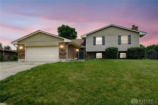 2021 Robinhood Dr, Miamisburg, OH 45342