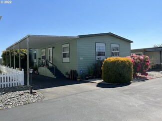 15889 Sunset Strip Unit 20, Brookings, OR 97415