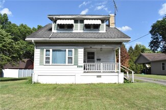 612 N Main St, Columbiana, OH 44408