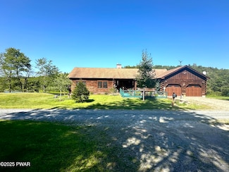 132 Wynooska Rd, Greentown, PA 18426