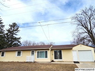 2626 15th St SW, Mason City, IA 50401