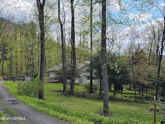 180 Mikalonis Rd, Shamokin, PA 17872