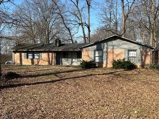 9114 Crestview Dr, Indianapolis, IN 46240