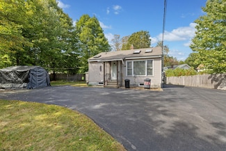 58 Essex St, Sanford, ME 04073