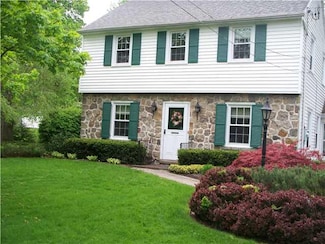 803 S Lincoln Rd, East Rochester, NY 14445