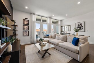 825 N 4th St Unit 305, Columbus, OH 43215