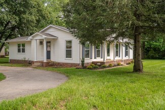 802 Daniel Dr, Lawrenceburg, TN 38464