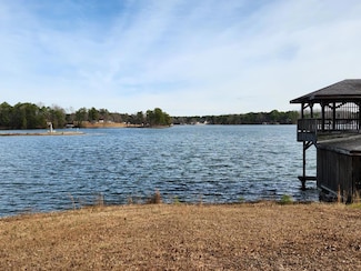 127 Oaktree Dr, Henrico, NC 27842