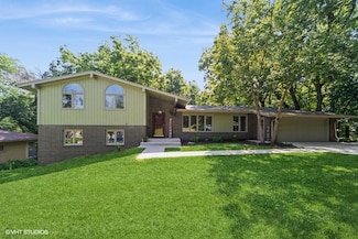 1711 Plaza Cir, Windsor Heights, IA 50324