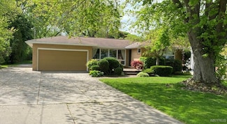 4431 Lake Shore Rd, Hamburg, NY 14075