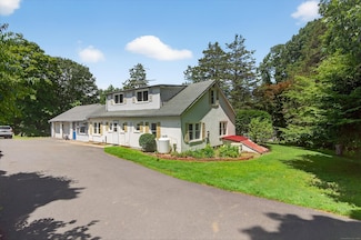 3 Moody Ln, Danbury, CT 06811
