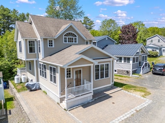 6 Norton Ave, York, ME 03909
