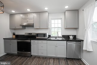 53 Village Way, Malvern, PA 19355