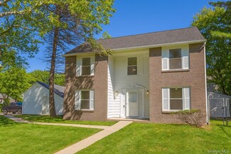 6 Petersburg Ct, Coram, NY 11727