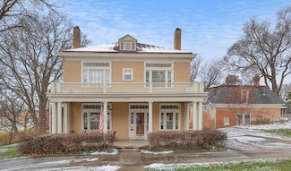 630 N 8th St, Saint Joseph, MO 64501