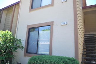 206 Park Place Dr, Petaluma, CA 94954