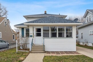 455 Bangs St, Aurora, IL 60505