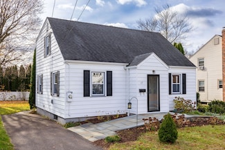 17 Parkview Rd, West Hartford, CT 06110