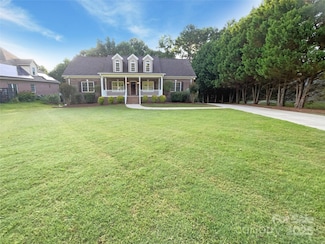 1228 N Dobys Bridge Rd, Fort Mill, SC 29715