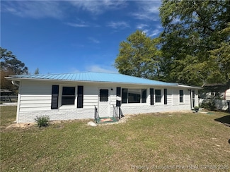 410 W 6th Ave, Raeford, NC 28376